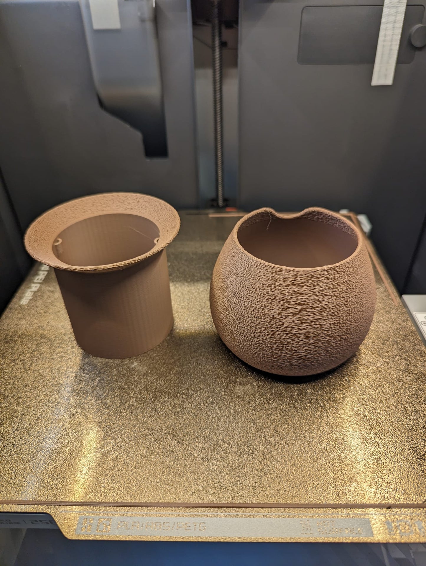 AQUAFLORA SELF-WATERING PLANTER