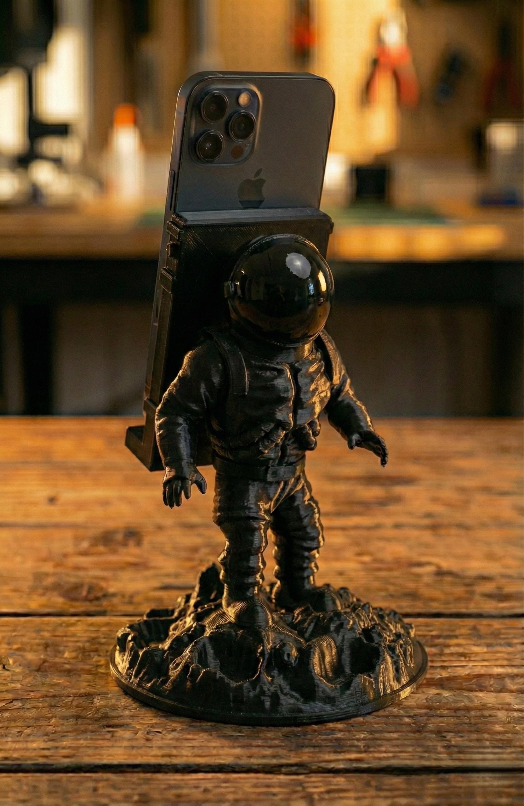 Personalized  Astronaut Phone Stand - Select from Colour Options: Green, Red, Blue & More!